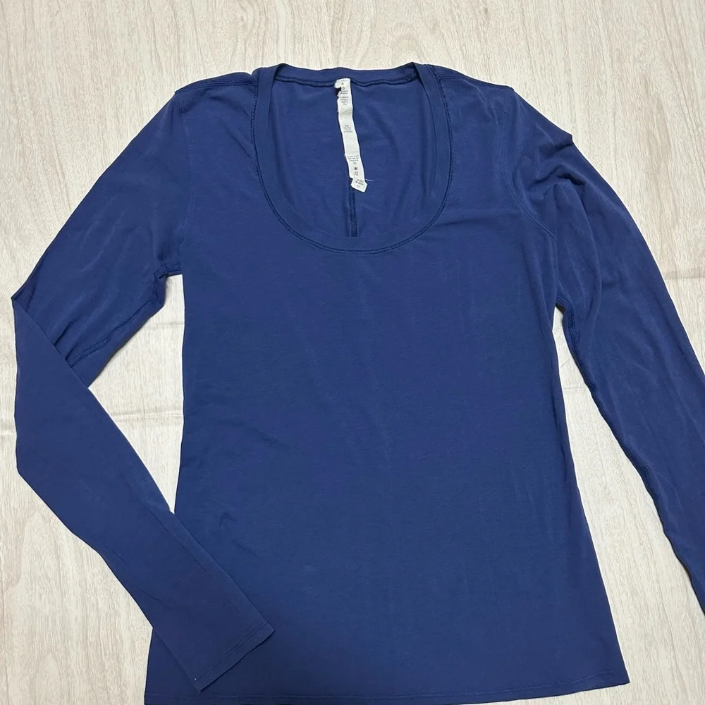 lululemon athletica Navy Long Sleeve Women's Top